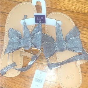 Kids gap sandals